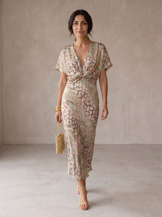 Antonella | Vestito elegante in tessuto leggero e fluido