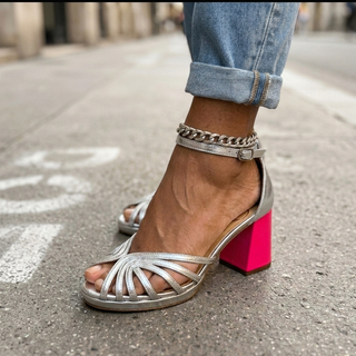 Frances™ | Décolleté Raffinate